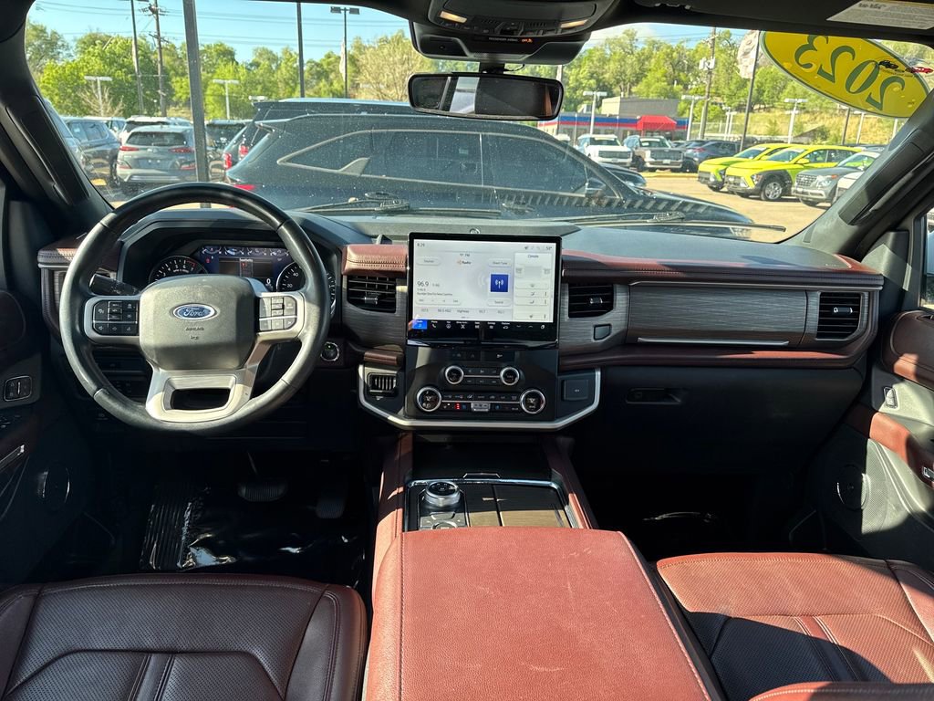 Used 2023 Ford Expedition Limited AWD/4WD image 40
