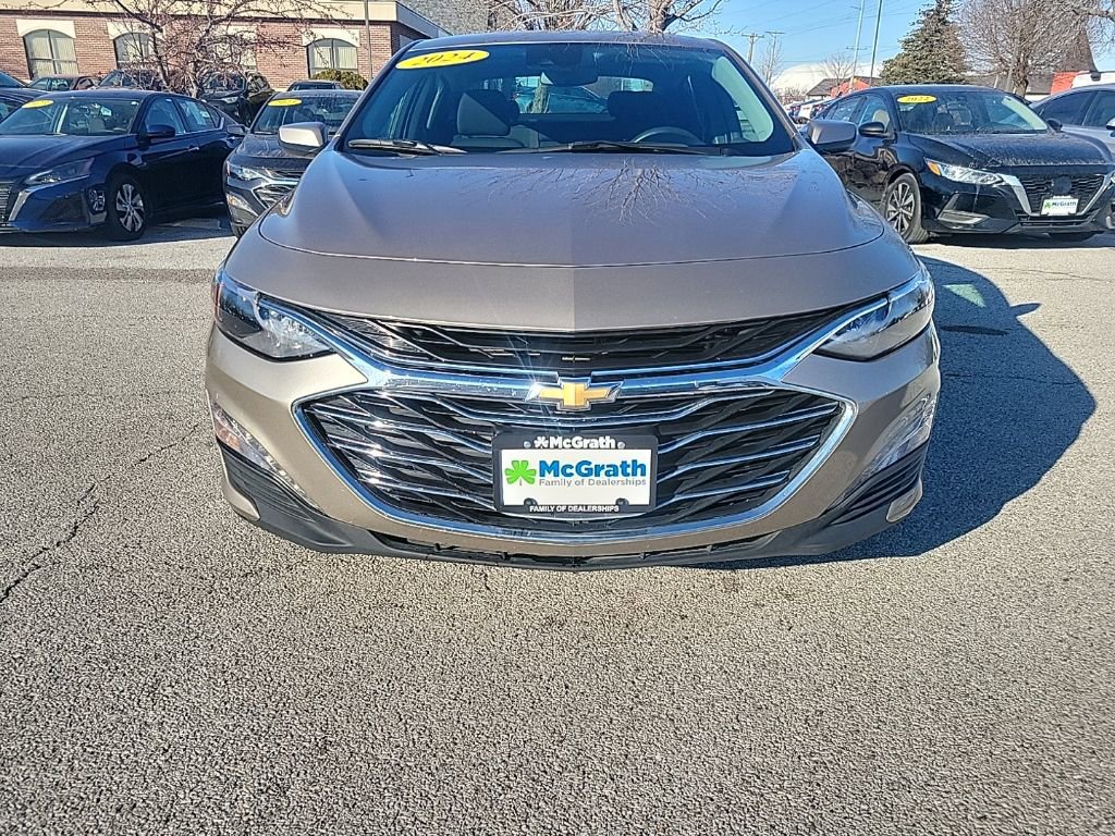 Used 2024 Chevrolet Malibu LT image 2