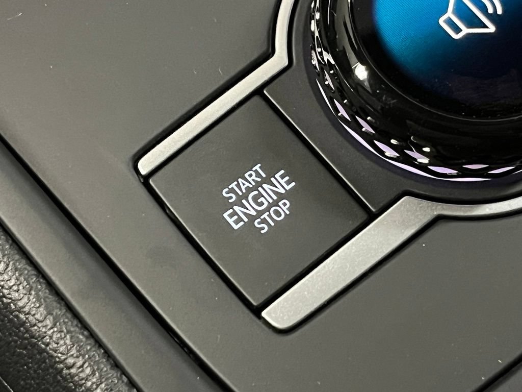 New 2026 Volkswagen Tiguan SE R-Line AWD/4WD image 17