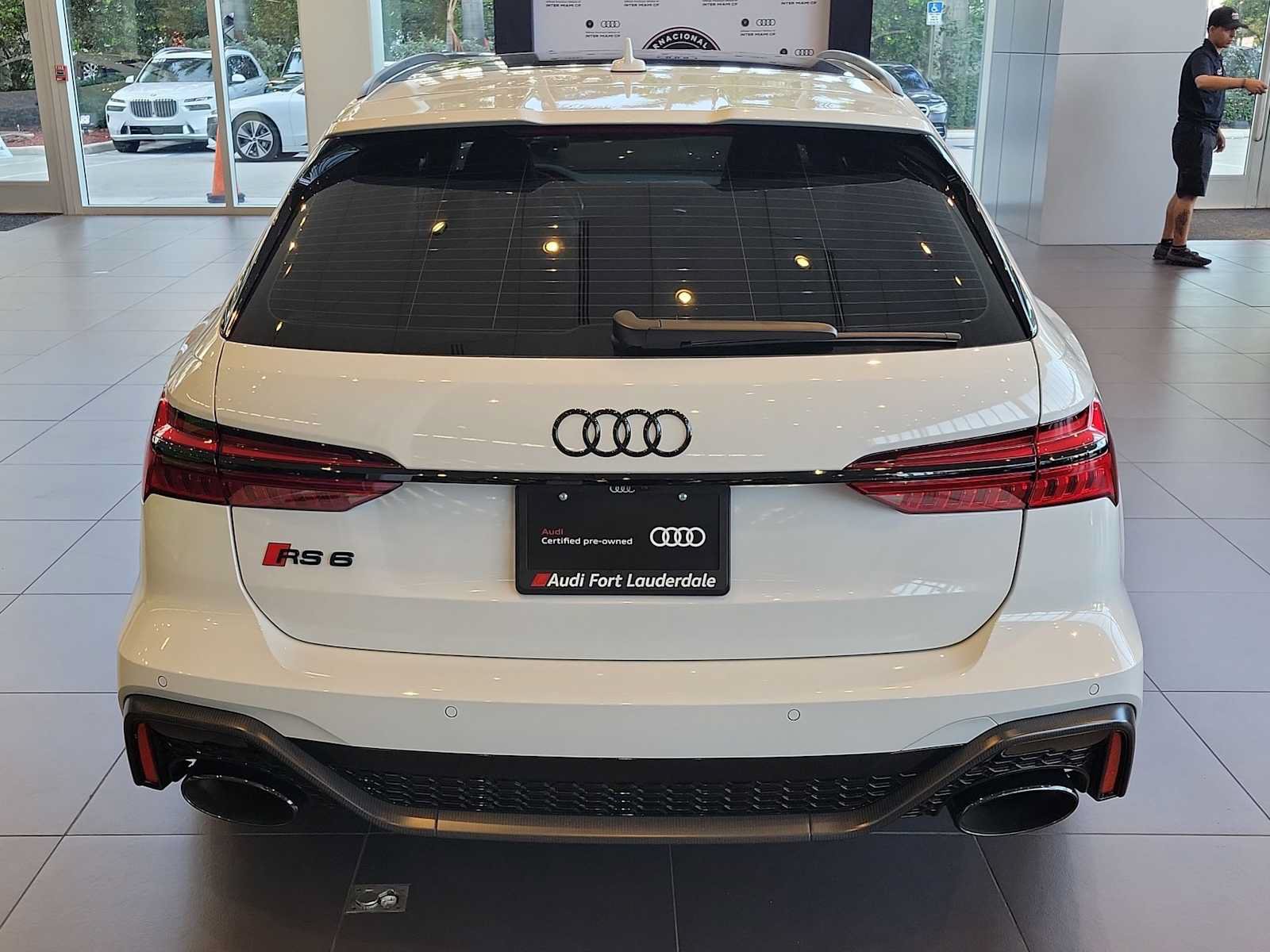 Certified 2025 Audi RS 6 performance AWD/4WD image 5