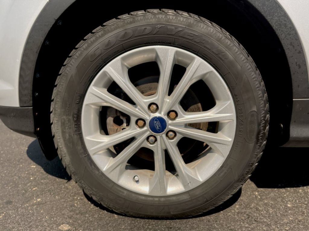 Used 2017 Ford Escape SE w/ Equipment Group 201A AWD/4WD image 24