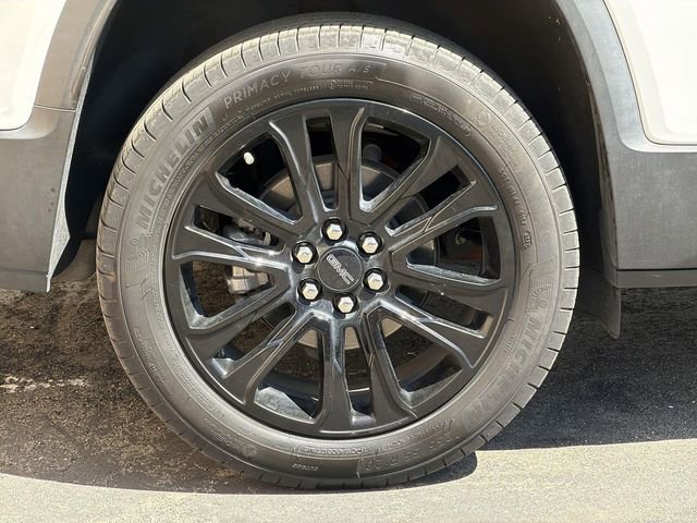 Used 2023 GMC Acadia SLE w/ Elevation Edition FWD image 5