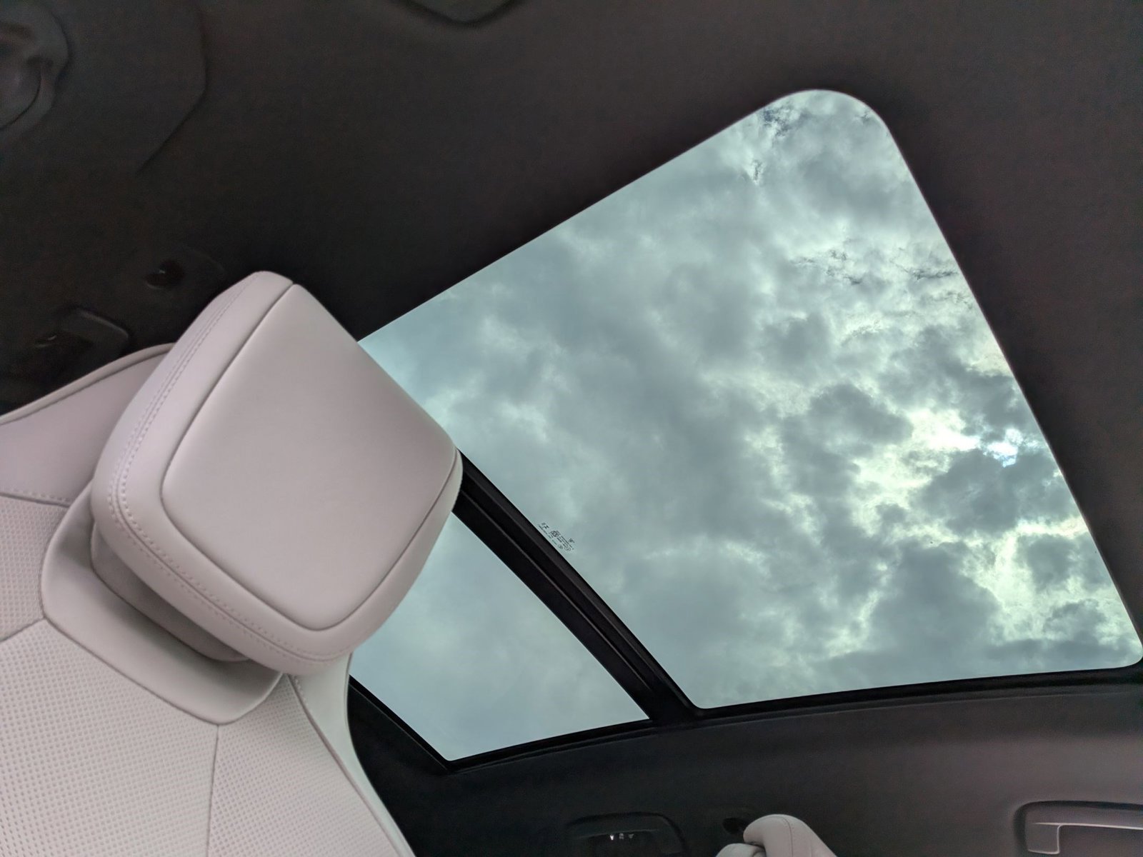 New 2026 Porsche Macan Electric image 27