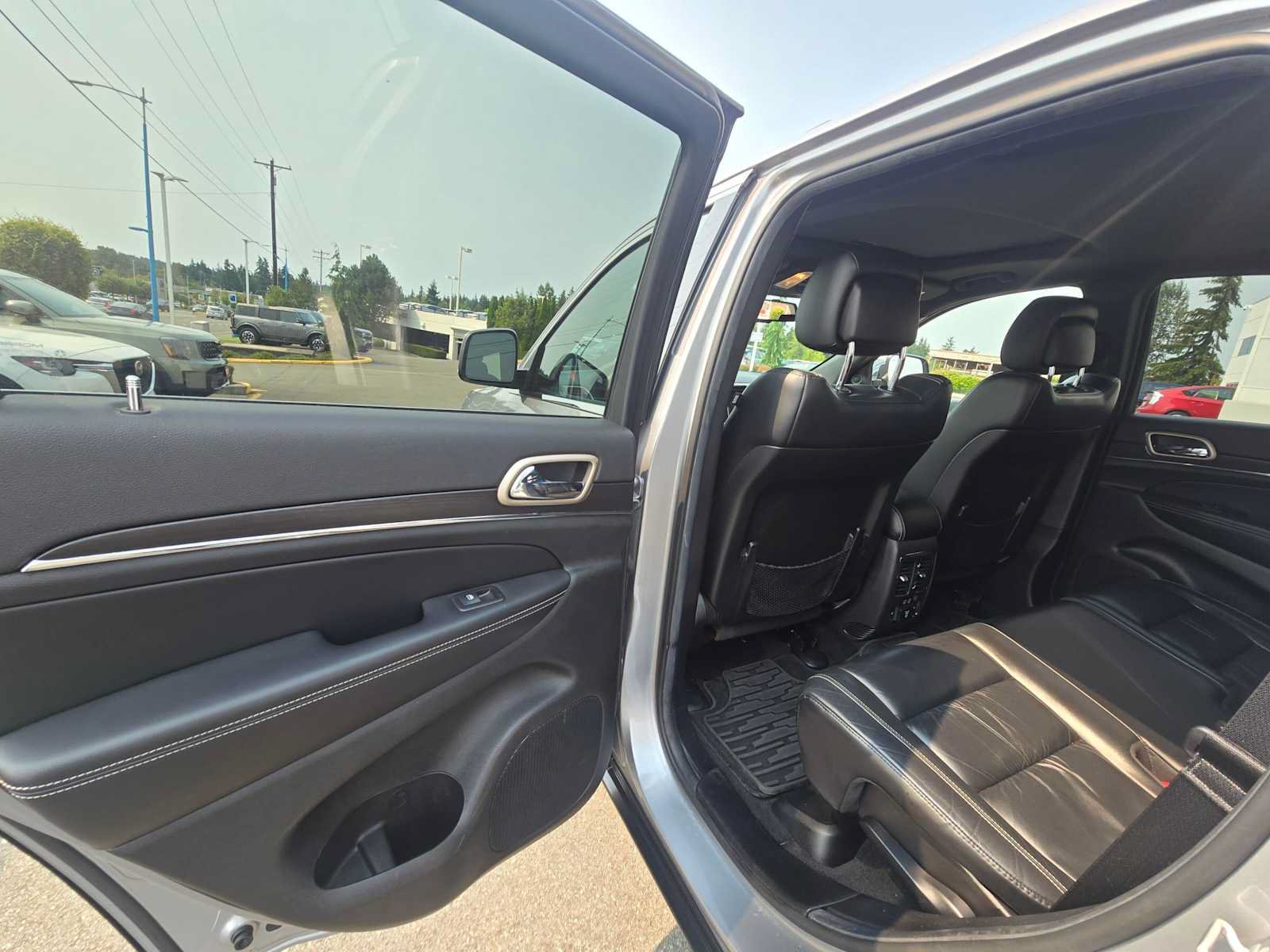 Used 2014 Jeep Grand Cherokee Limited AWD/4WD image 15