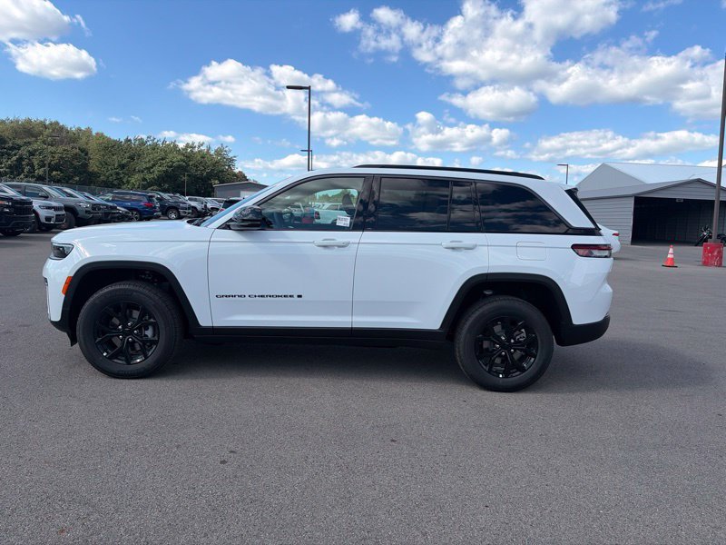 New 2026 Jeep Grand Cherokee Altitude AWD/4WD image 9