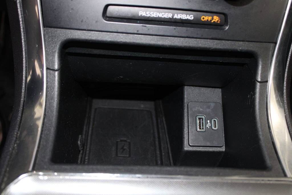 Used 2024 Ford Edge Titanium image 46