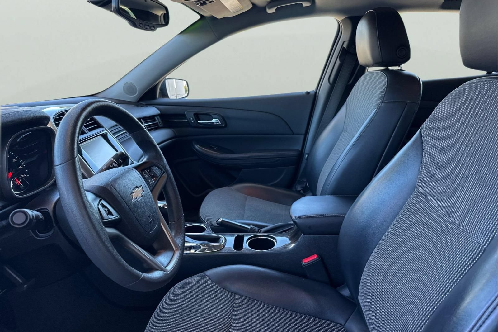 Used 2015 Chevrolet Malibu LT w/ Power Convenience Package FWD image 14