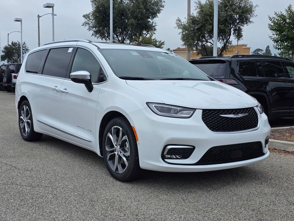 New 2026 Chrysler Pacifica Pinnacle