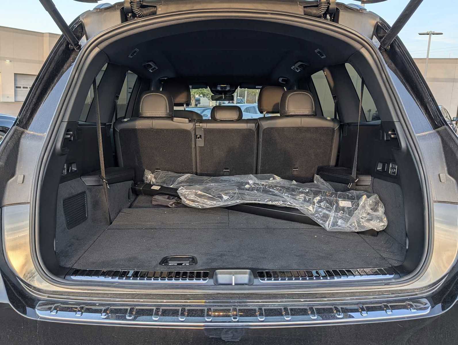 Used 2025 Mercedes-Benz GLS 450 4MATIC image 28