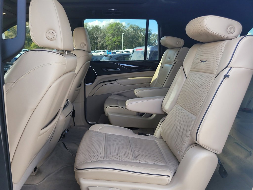Used 2022 Cadillac Escalade ESV Premium Luxury image 12