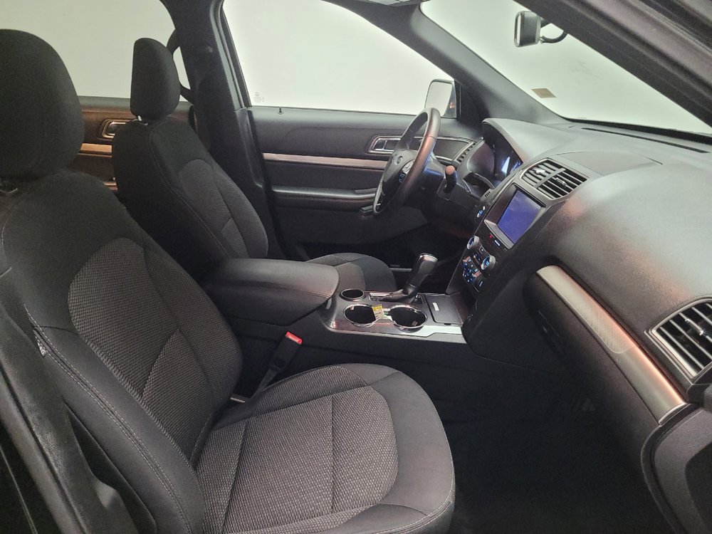 Used 2019 Ford Explorer XLT w/ Equipment Group 201A FWD image 21