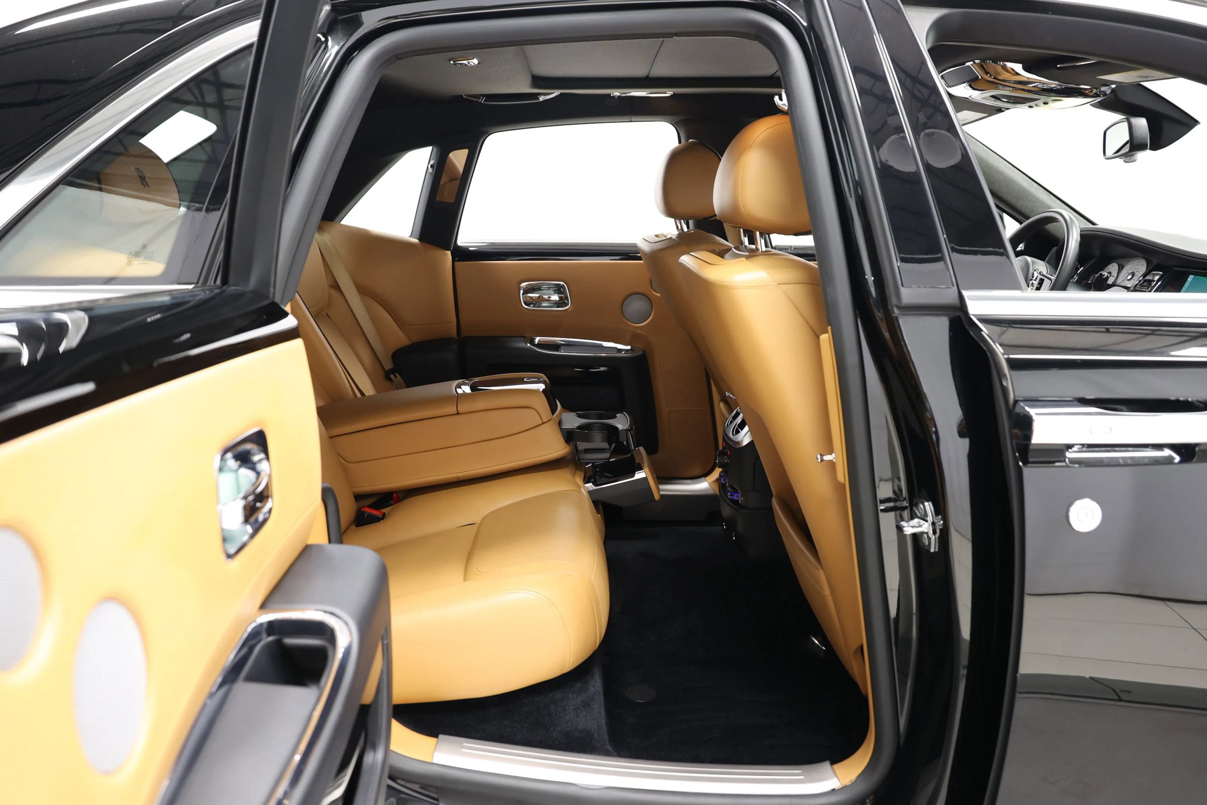 Used 2017 Rolls-Royce Ghost image 69