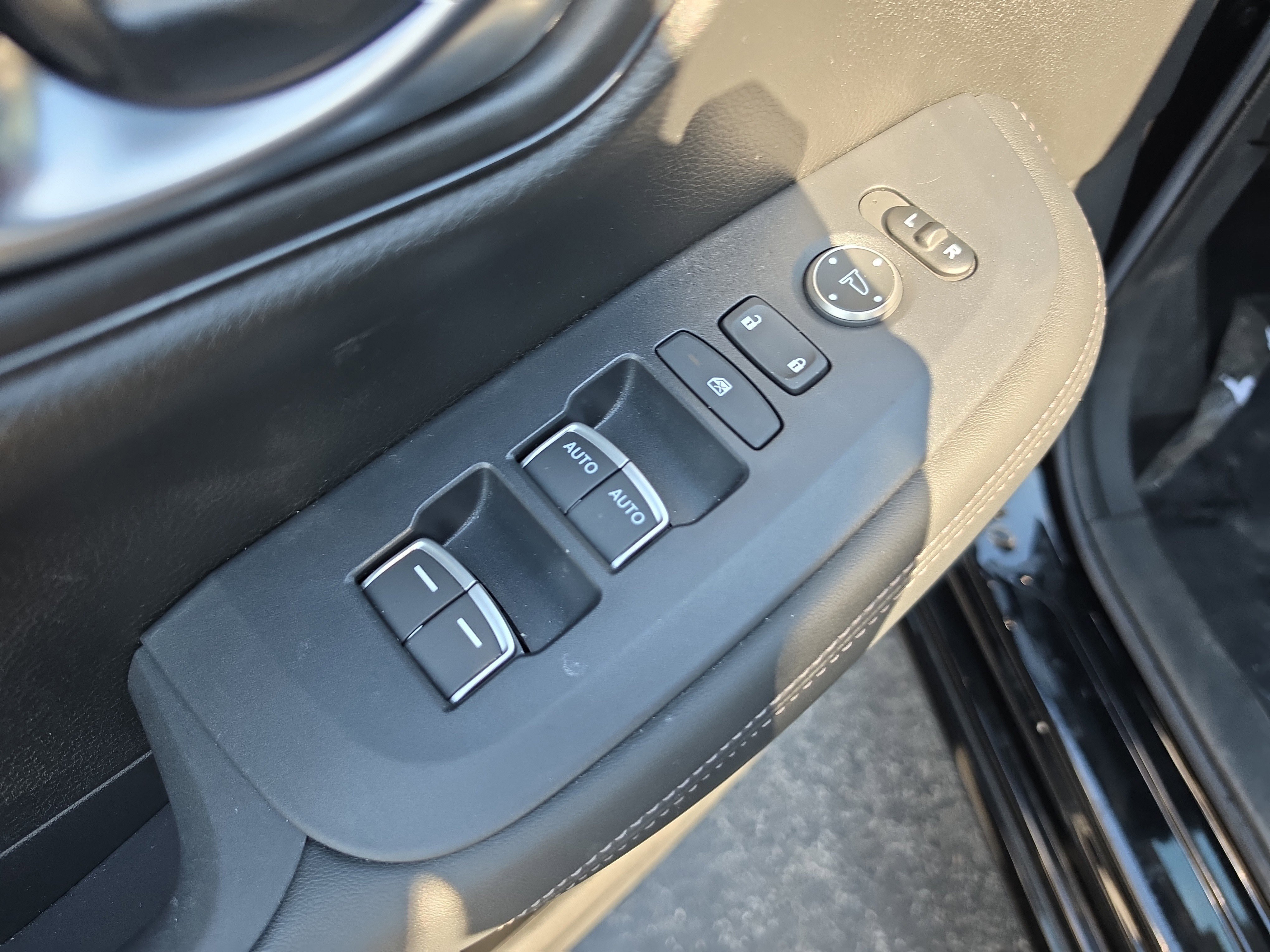 Certified 2024 Honda HR-V EX-L image 15