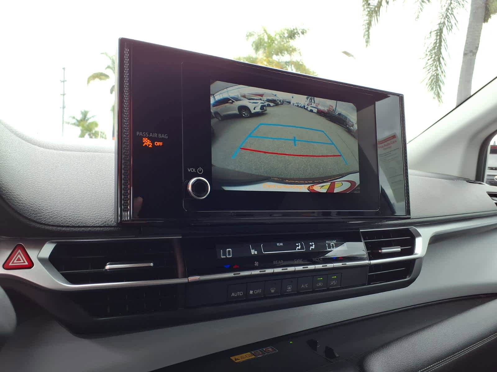 Certified 2025 Toyota Sienna LE FWD image 13