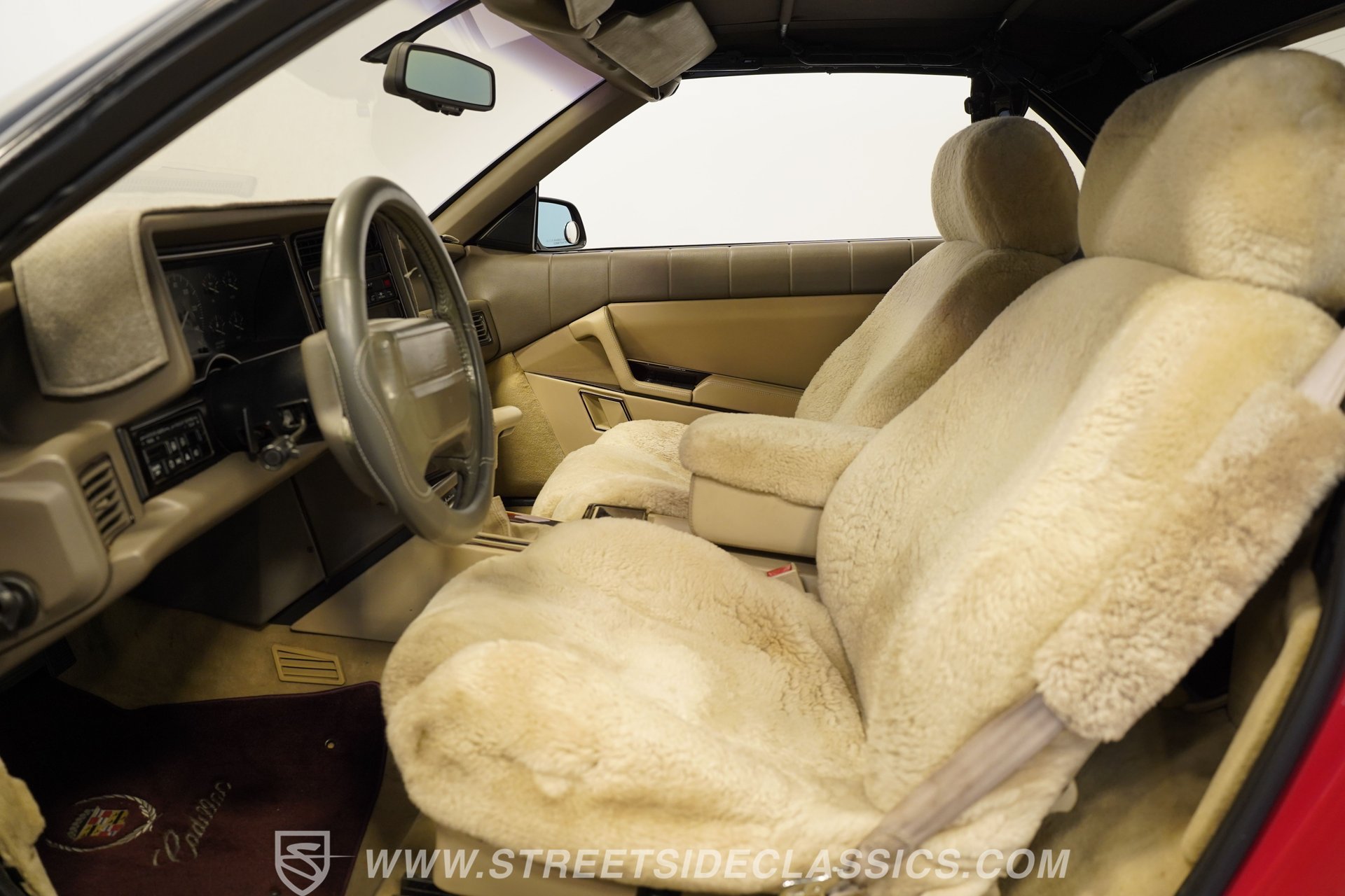 Used 1993 Cadillac Allante FWD image 3