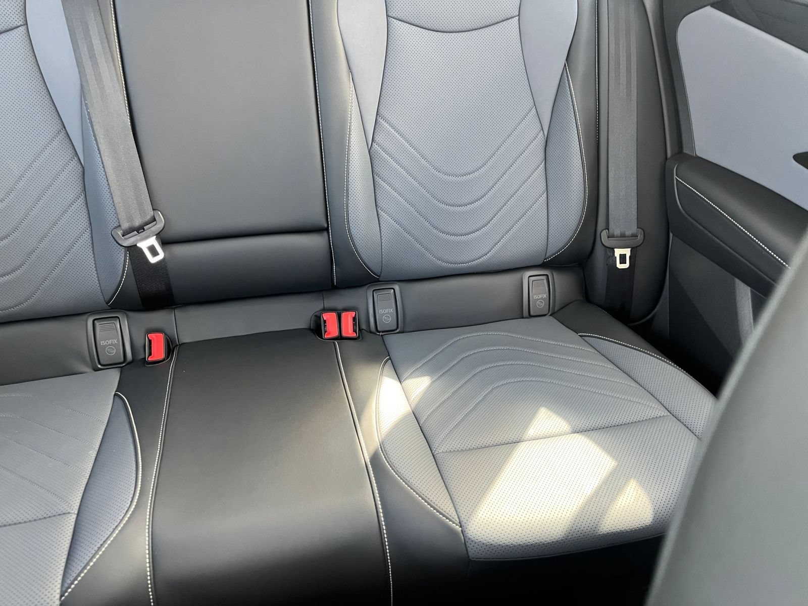 Used 2026 Volkswagen Tiguan SE AWD/4WD image 38