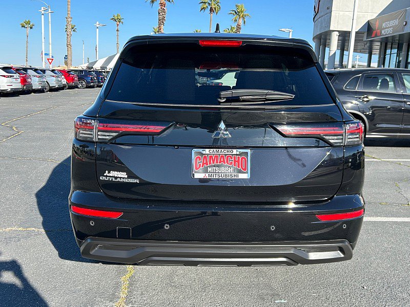 Used 2025 Mitsubishi Outlander ES AWD/4WD image 4