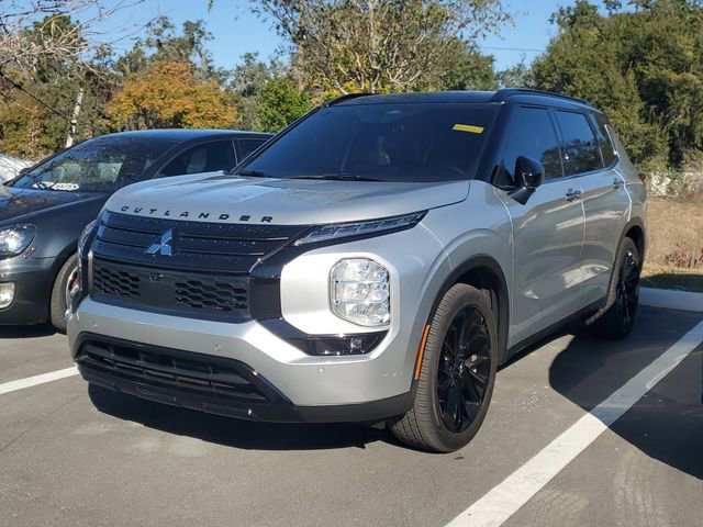 Used 2024 Mitsubishi Outlander SEL image 3