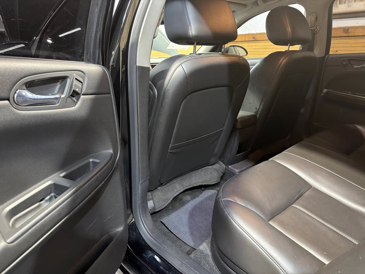 Used 2013 Chevrolet Impala LTZ FWD image 22