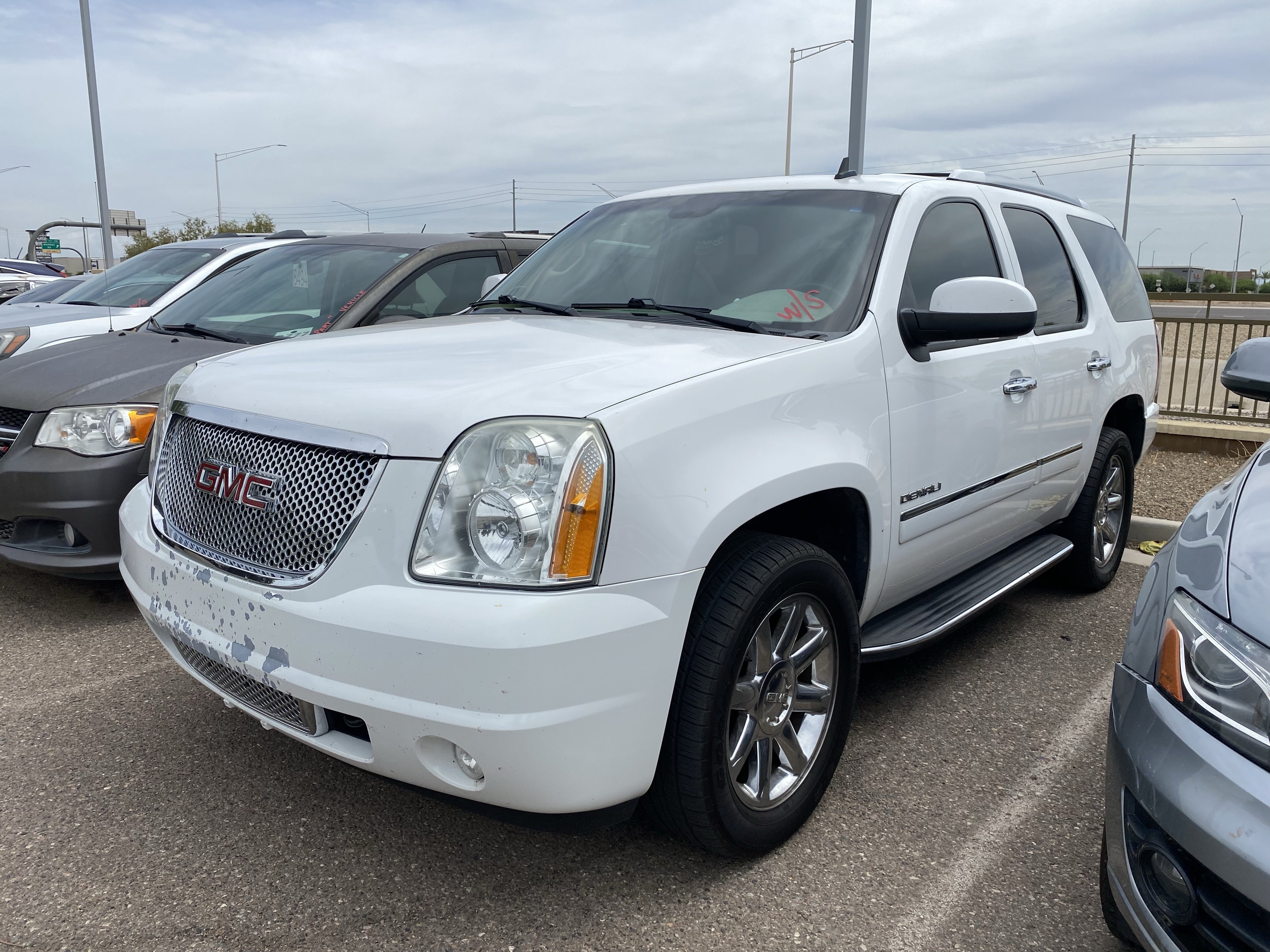 Used 2013 GMC Yukon Denali AWD/4WD image 5