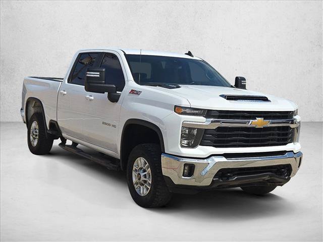 Used 2024 Chevrolet Silverado 2500 LT w/ Convenience Package AWD/4WD image 3