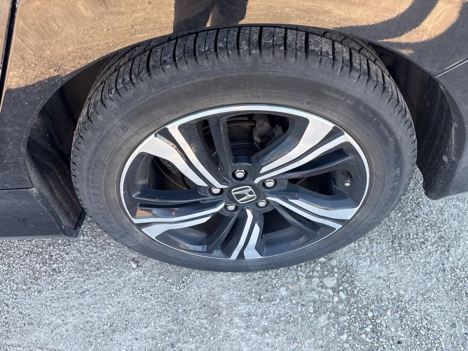 Used 2017 Honda Civic Touring image 7