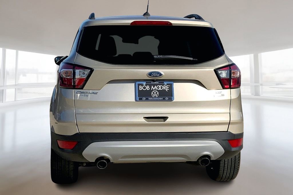 Used 2018 Ford Escape SE image 4