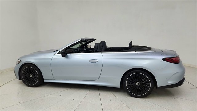 Used 2025 Mercedes-Benz CLE 300 4MATIC Cabriolet image 4