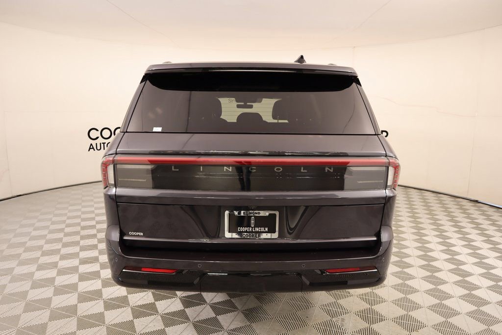 New 2025 Lincoln Navigator Reserve w/ Jet Appearance Package image 23