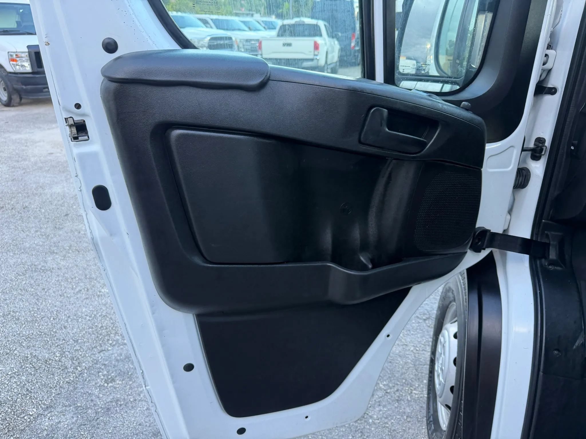 Used 2023 RAM ProMaster 2500 FWD image 9