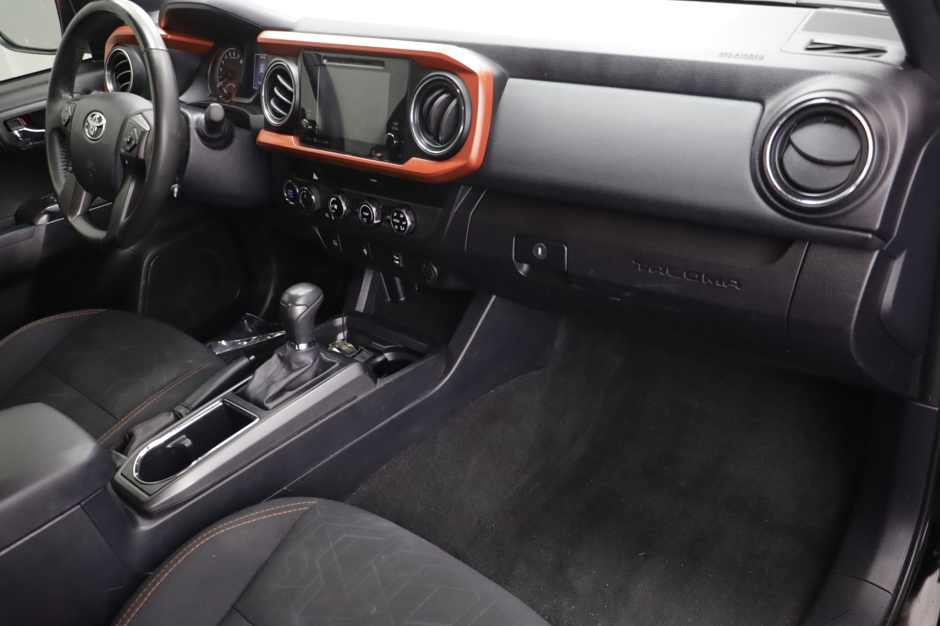 Used 2017 Toyota Tacoma TRD Sport w/ Tow Package (A/T) AWD/4WD image 20