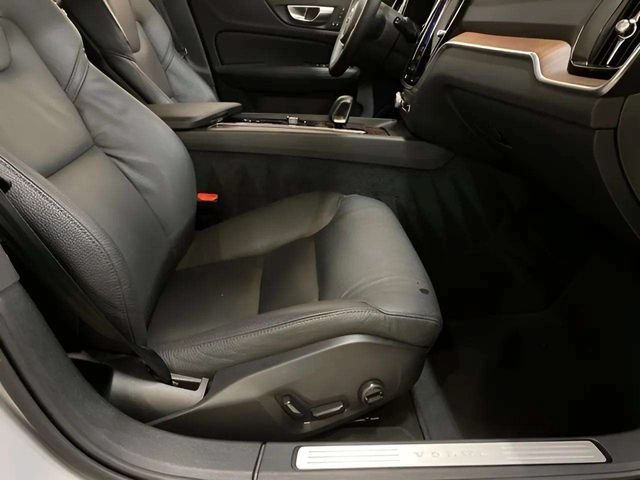Used 2025 Volvo V60 B5 Cross Country Plus AWD/4WD image 77