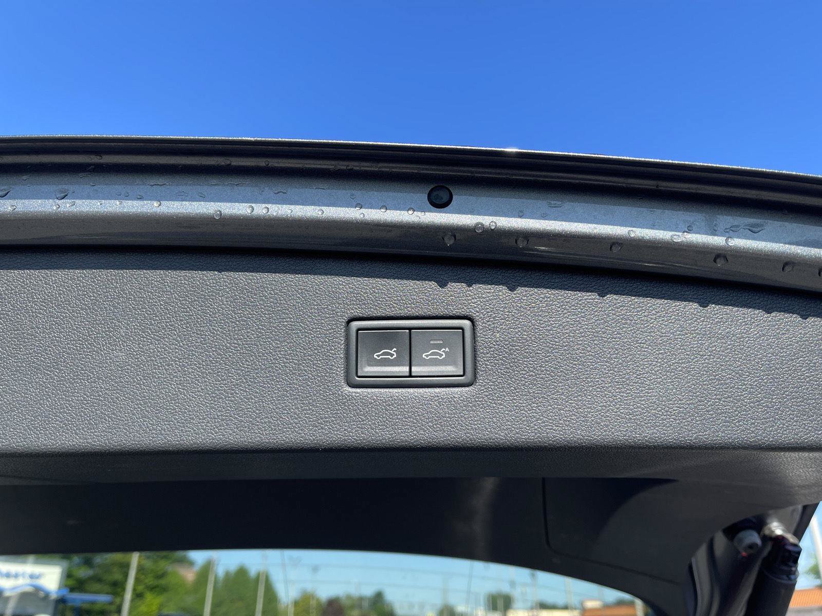 Used 2018 Volkswagen Tiguan SEL Premium AWD/4WD image 21