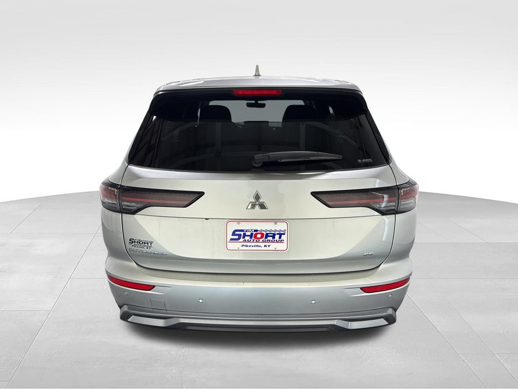 Used 2025 Mitsubishi Outlander AWD image 7