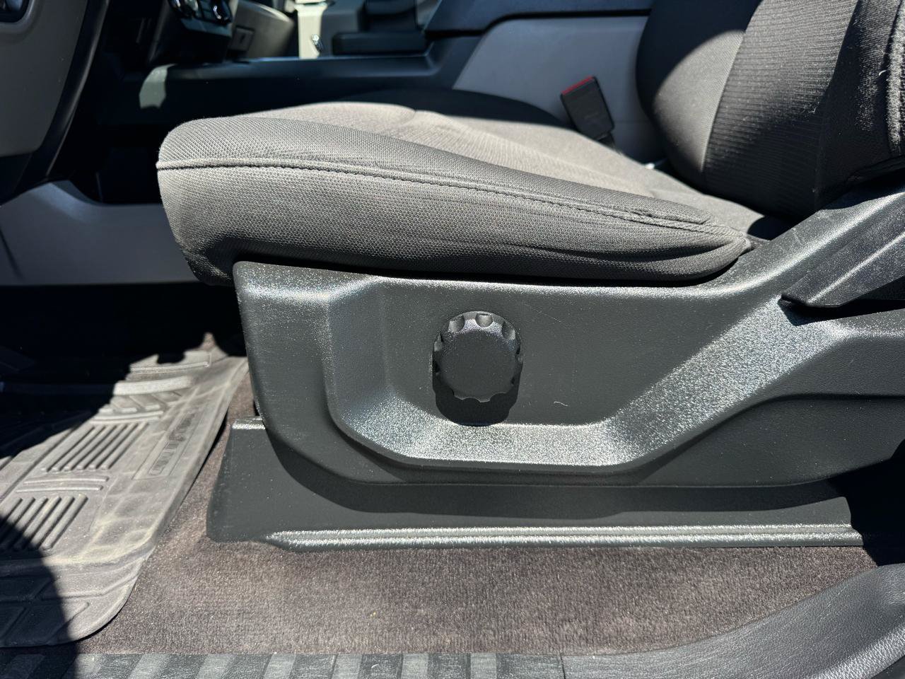 Used 2019 Ford F150 XL w/ Equipment Group 101A Mid AWD/4WD image 14
