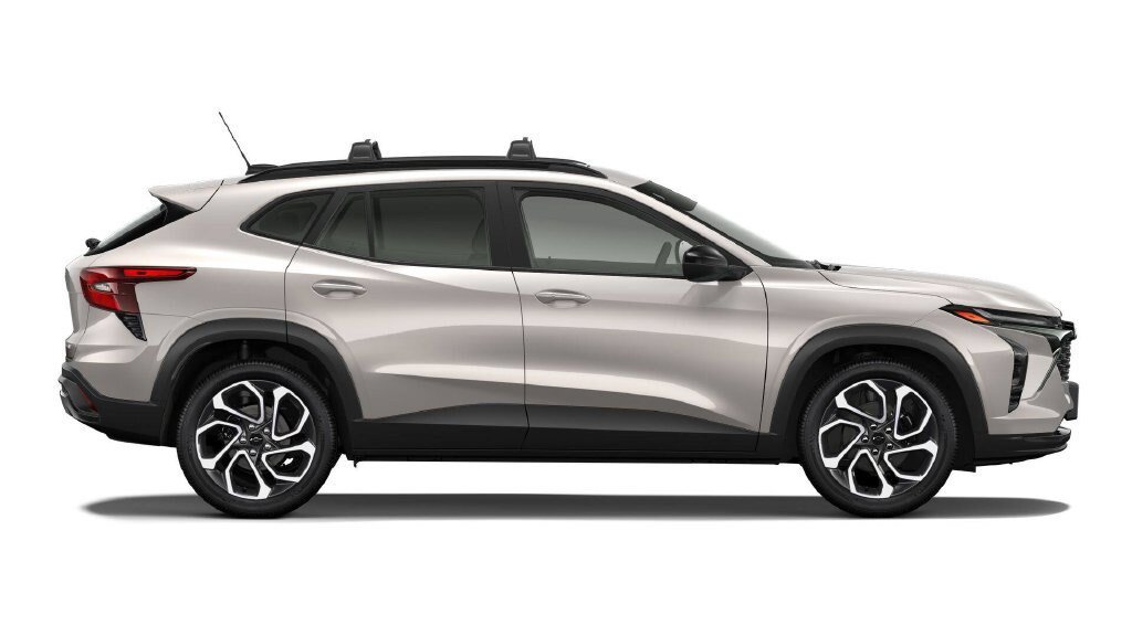New 2026 Chevrolet Trax RS w/ Sunroof Package FWD image 3