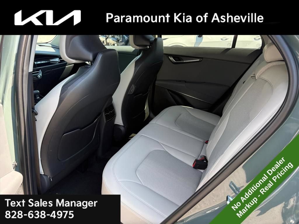 New 2026 Kia Niro EX FWD image 21