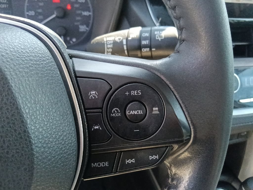 Used 2023 Toyota Corolla Cross LE FWD image 21
