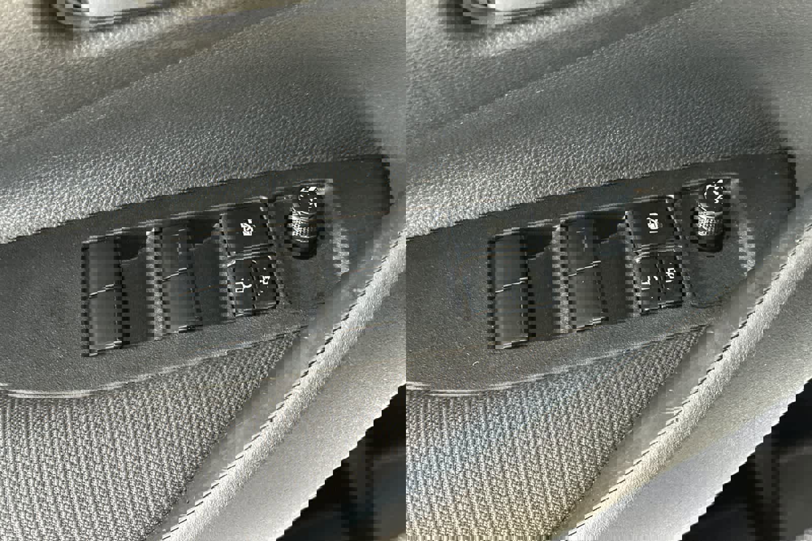 Used 2025 Toyota Corolla LE image 13