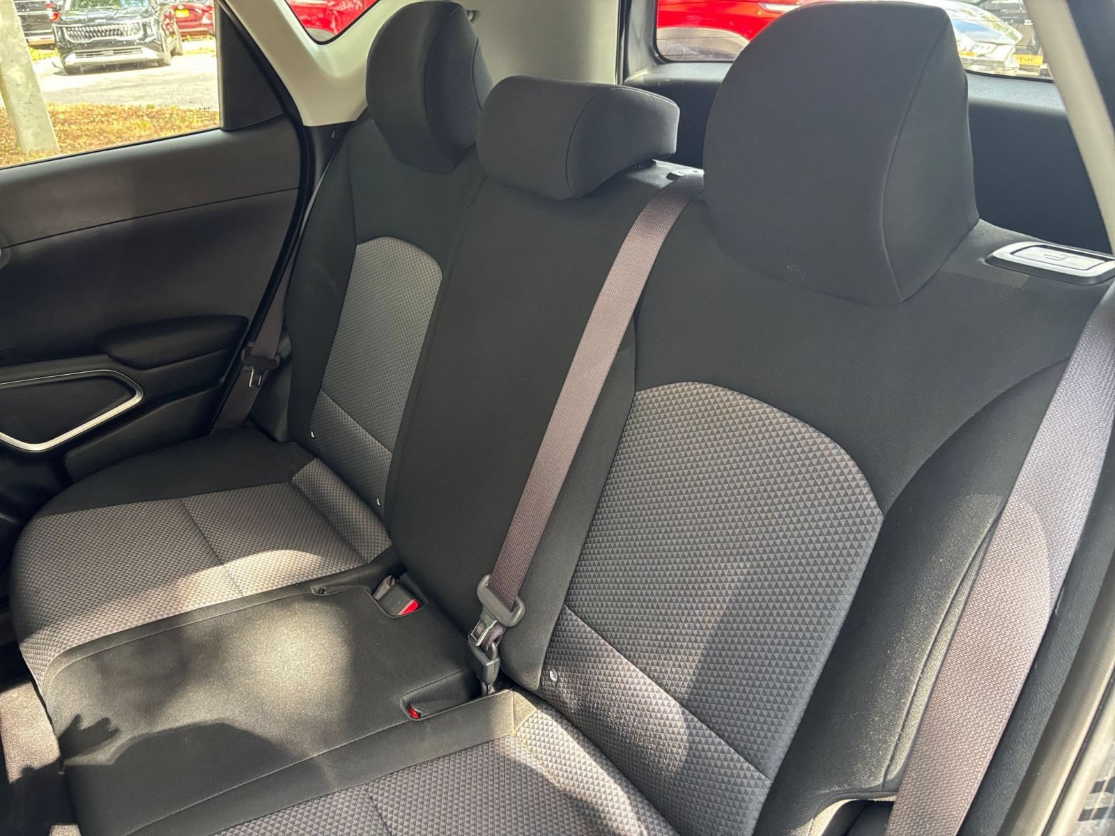 Used 2025 Kia Soul LX w/ LX Technology Package FWD image 34