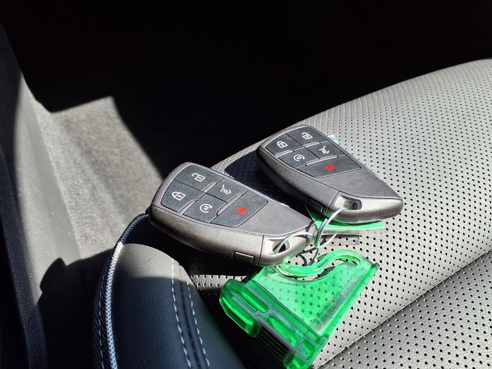 Used 2023 Buick Envision Essence image 19