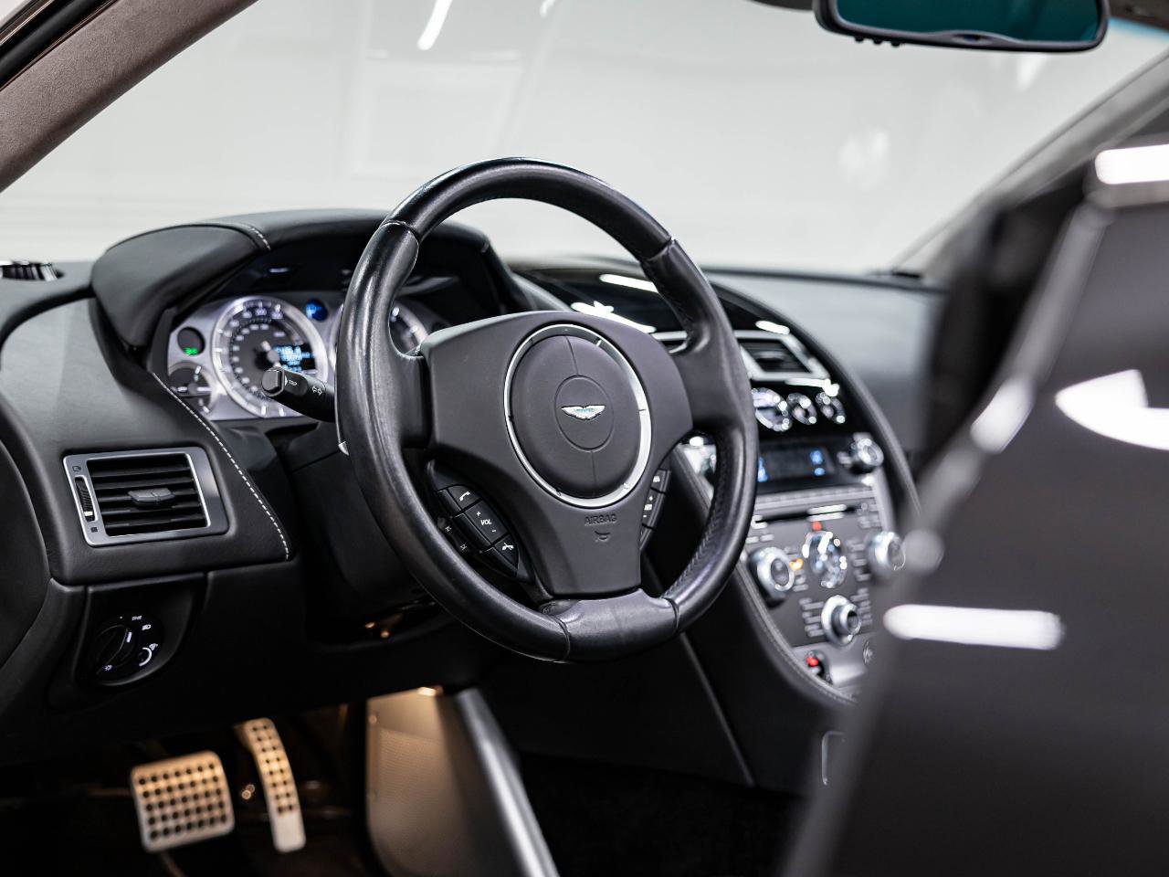 Used 2012 Aston Martin Virage Volante image 40