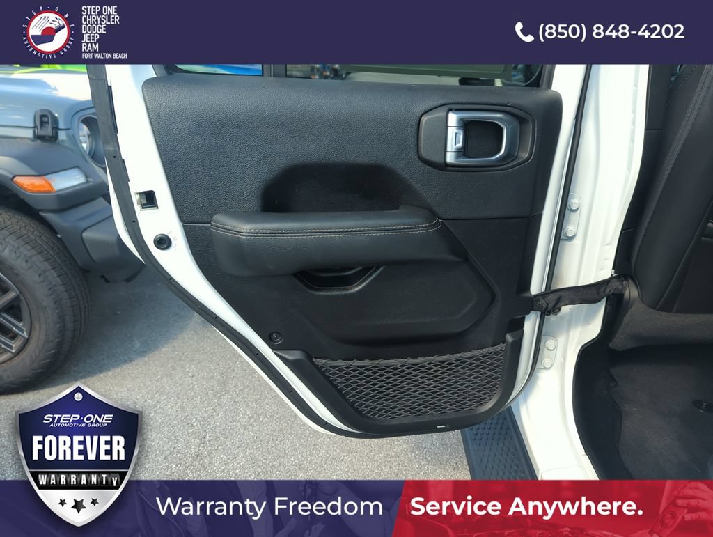 Used 2022 Jeep Wrangler Unlimited Sahara w/ Cold Weather Group AWD/4WD image 26