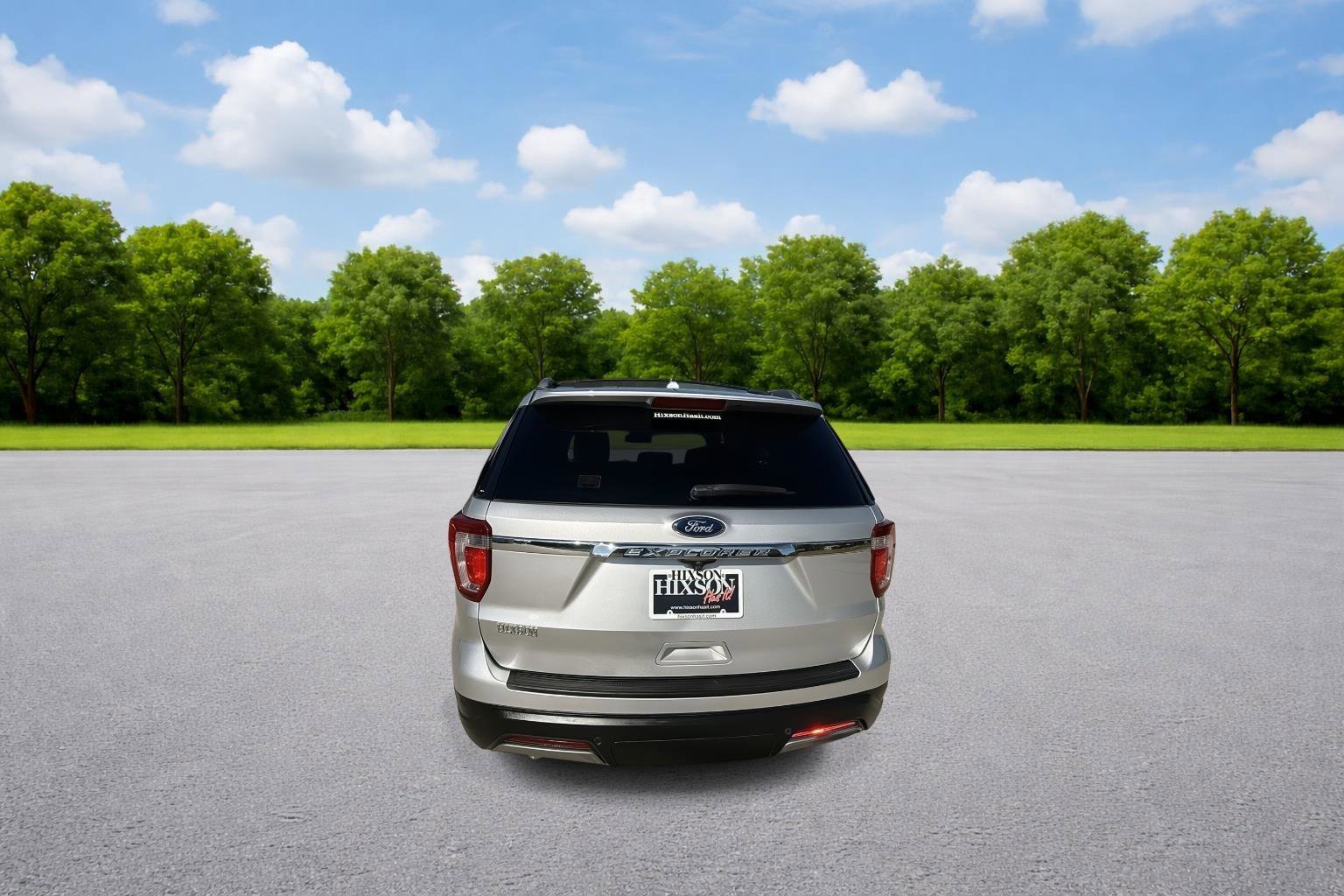 Used 2019 Ford Explorer XLT w/ Equipment Group 202A image 7