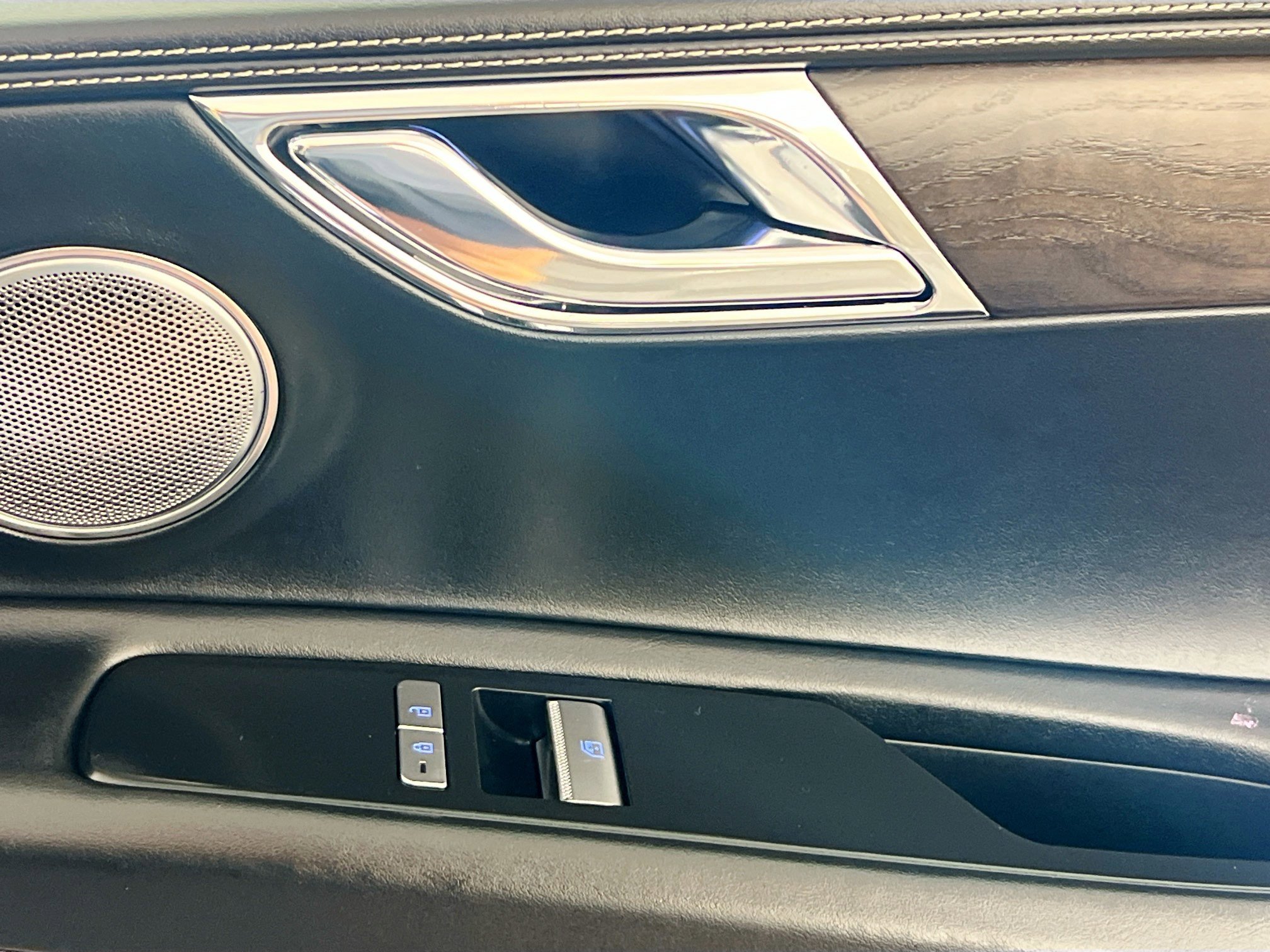 Used 2023 Genesis GV80 3.5T w/ Advanced Package image 32