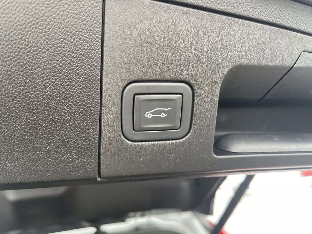 Certified 2024 Cadillac XT4 Premium Luxury image 16