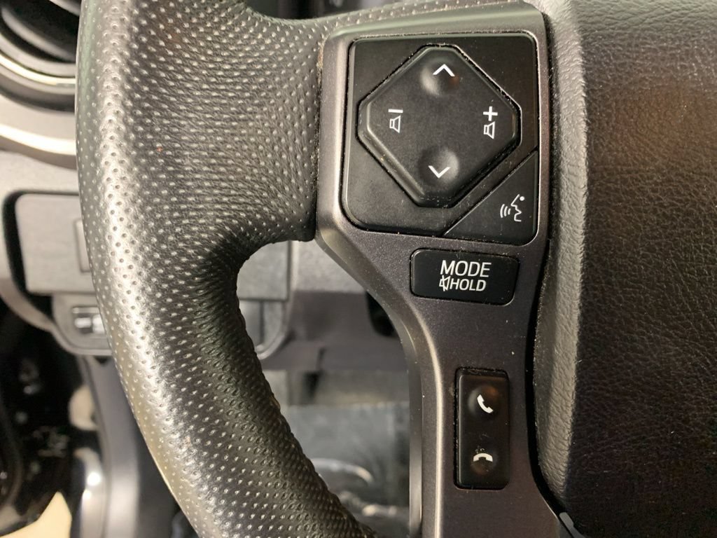 Used 2022 Toyota Tacoma TRD Off-Road w/ Technology Package AWD/4WD image 19
