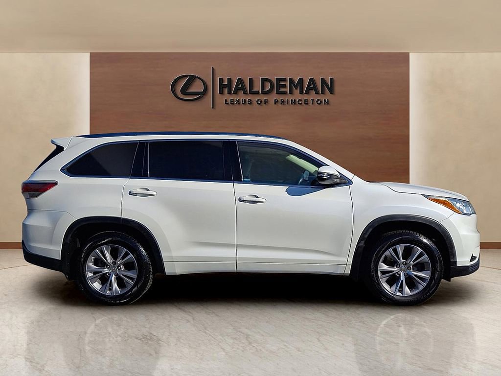 Used 2014 Toyota Highlander XLE image 7