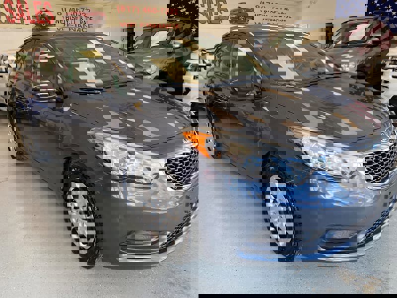 Used 2016 Kia Forte LX image 3