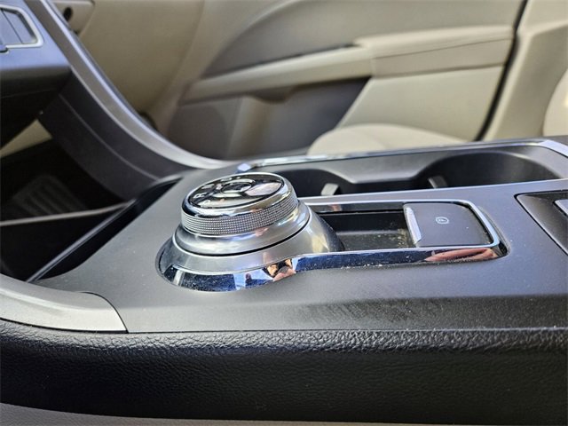 Used 2020 Ford Fusion SE image 24